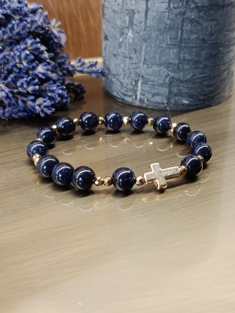 Bransoletka-różaniec Night of Faith. Noc Kairu, złoty hematyt i krzyżyk