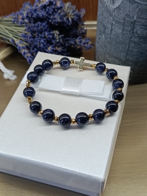 Bransoletka-różaniec Night of Faith. Noc Kairu, złoty hematyt i krzyżyk