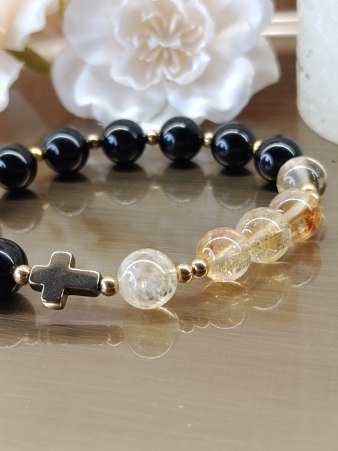 Bransoletka różaniec z cytrynu i czarnego turmalinu. Jedna dziesiątka, krzyżyk stalowy