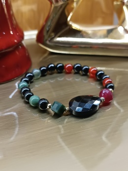 Ogień i Ochrona. Bransoletka z czarnym turmalinem, agatami i hematytem