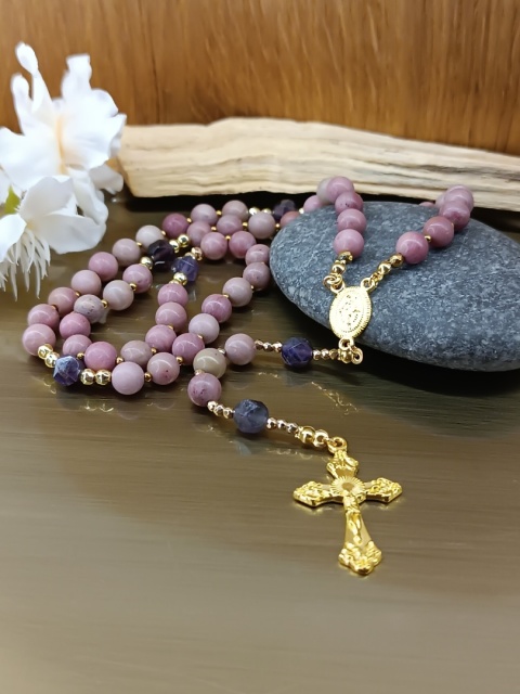 Różaniec. Naszyjnik, możliwość noszenia na szyi