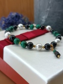 Zielona Harmonia. Bransoletka z malachitem, turmalinem, perłą majorka i hematytem